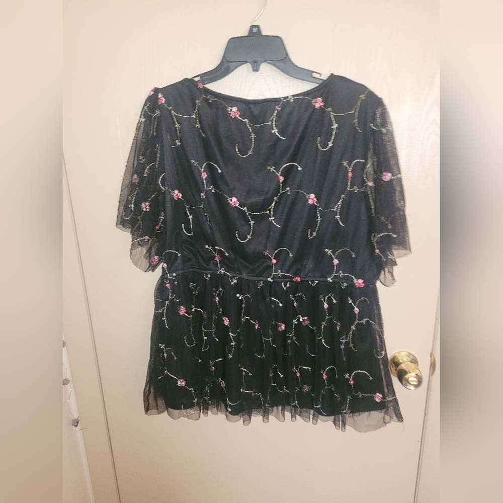 Shein Curve Floral Mesh Plus Size Blouse Shein Size 4xl (US 2X-3X) - Picture 3 of 5
